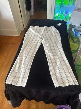 A new day size 10 pants new with tags